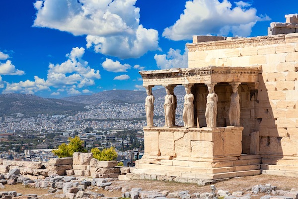 In questa foto la Acropoli di Atene. La Grecia è un'ottima scelta per un viaggio di nozze 2023 da fare in piena estate