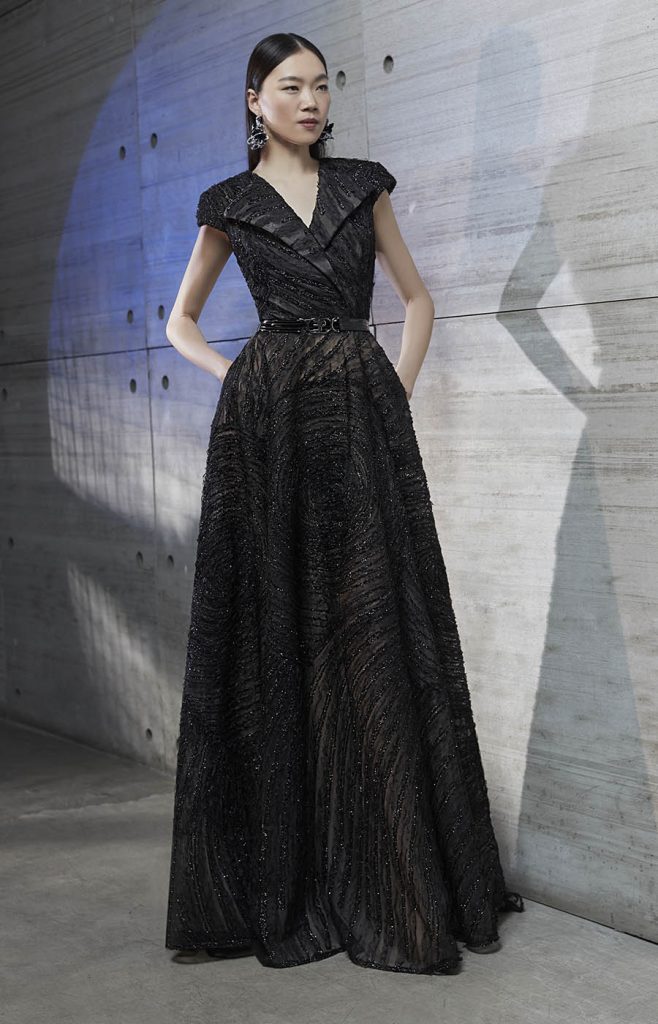 In questa immagine un abito Elisabetta Polignano che ha portato a Sanremo nero e con decorazioni brillanti.