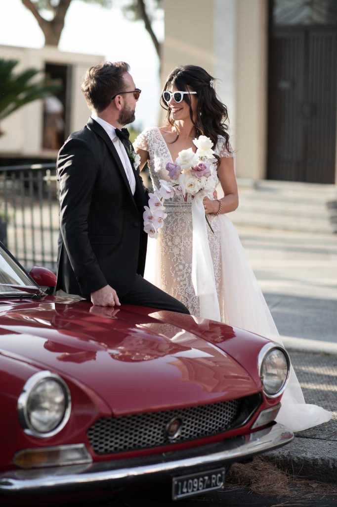 In questa immagine lo scatto di Danilo Muratore che ritrae la sposa sorridente e che fa parte delle 50 foto di matrimonio più belle del 2022