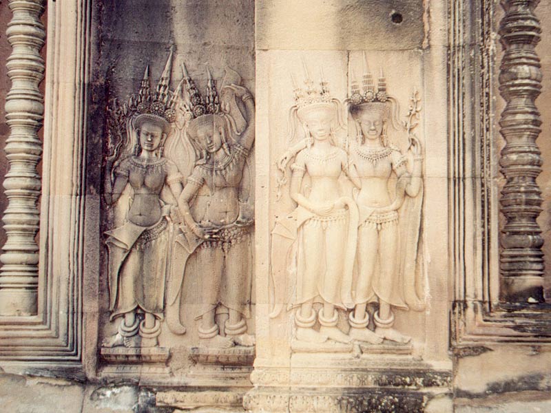 In questa foto i bassorilievi di Banteay Srei in Cambogia