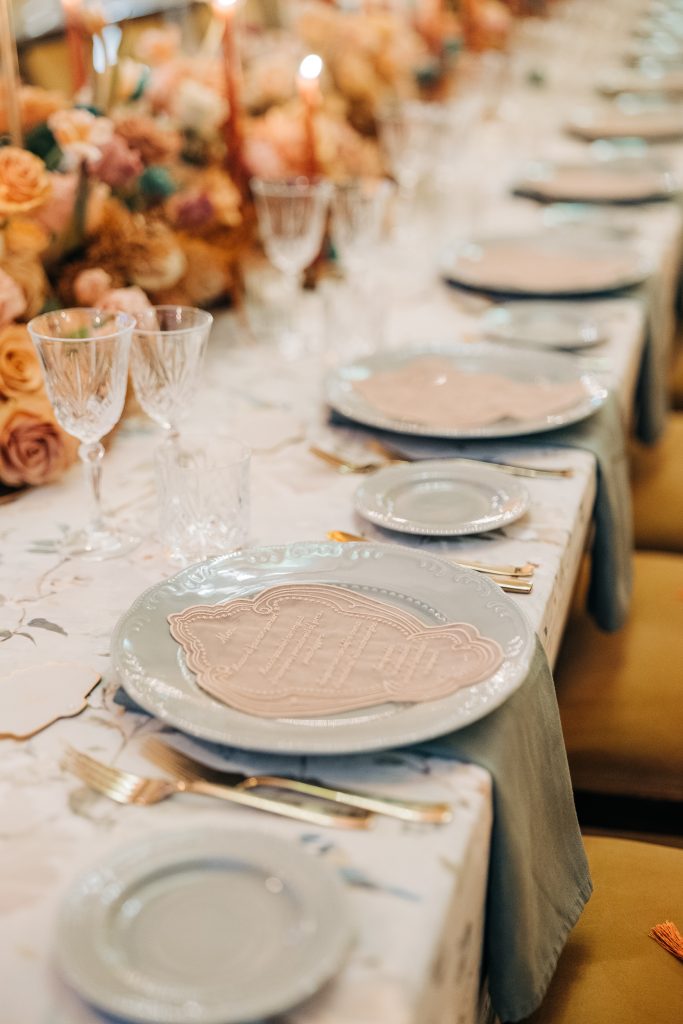 In questa immagine la mise en place della cena di Gala di Dreaming of Sicily