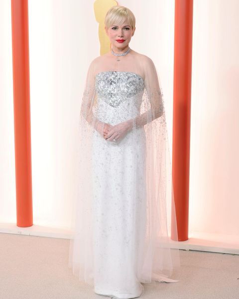 In questa foto l'attrice Michelle Williams in Chanel Couture