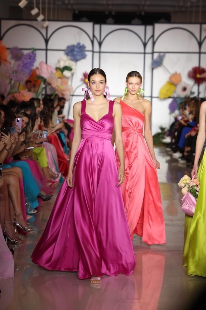 Abiti da cerimonia Atelier Eme 2023 un Sogno di Primavera dai colori pop