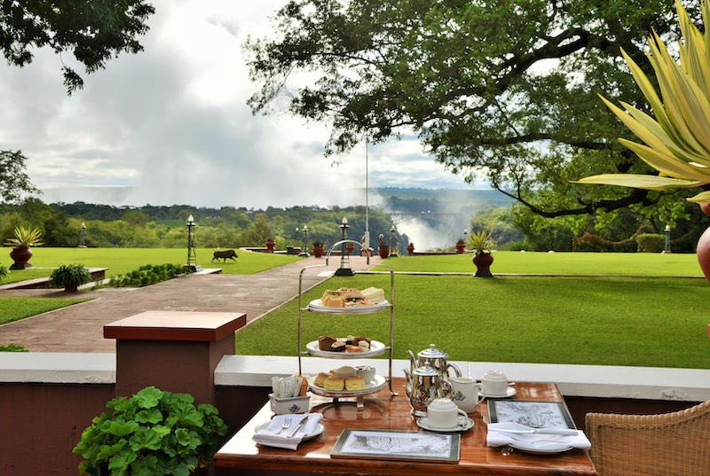 In questa foto una colazione al Vittoria Falls Hotel in Zimbabwe
