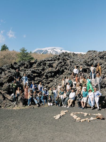 In questa foto i partecipanti ad Engage 2023 sull'Etna