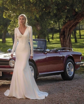 Pronovias 2024, svelati i primi abiti da sposa della nuova linea “The Journey”