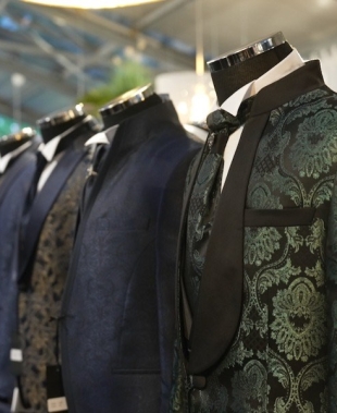 Masculini 2024, abiti da sposo che vestono l’eleganza di ogni uomo