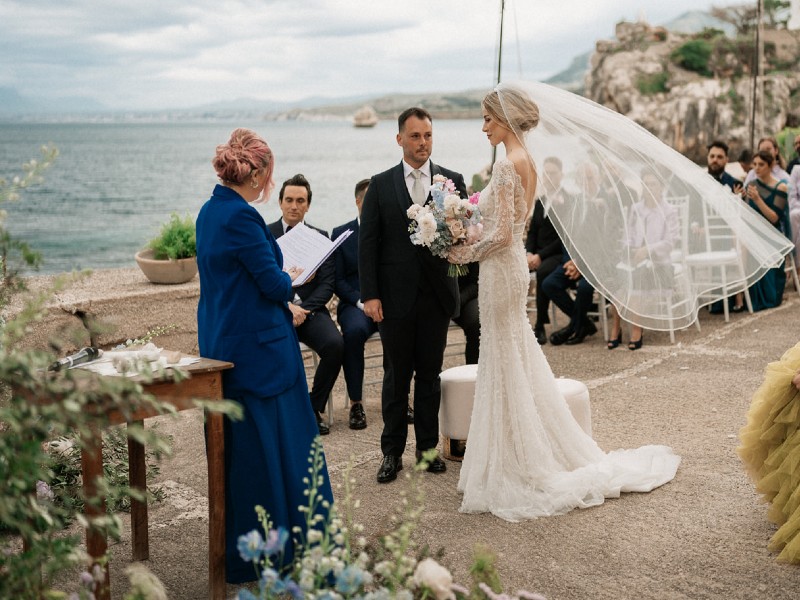 In questa foto il matrimonio di Nina Rima con il compagno Giuseppe Elio Nolfo alla Tonnara di Scopello