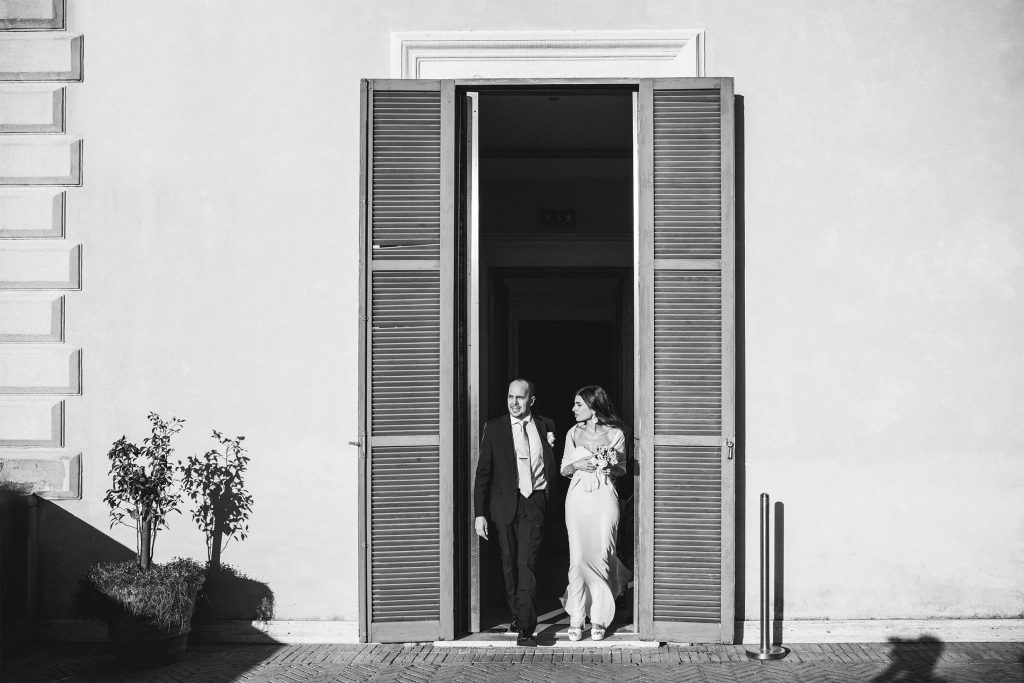 Una foto in bianco e nero del servizio di nozze di Angela e Luca realizzata da Fabrizio Musolino, tra i fotografi di matrimonio a Roma iscritti a ANFM