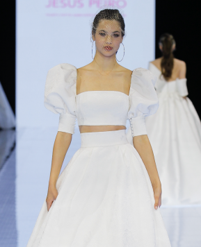 Abiti da sposa Jesus Peiro 2024, una collezione che si ispira all’Haute Couture 