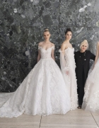 Abiti da sposa Isabel Sanchis 2024, allure cosmopolita e glamour