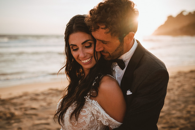 Una foto in spiaggia del servizio di matrimonio di Daniele e Martina a cura del fotografo Tyler Nardone 