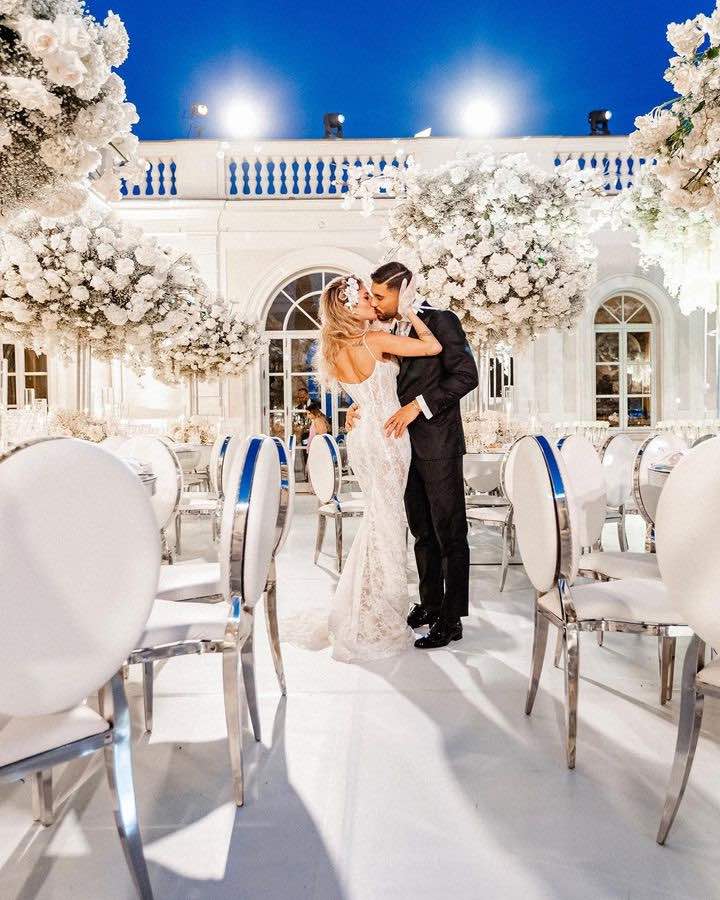 In questa foto Chiara Nasti e Mattia Zaccagni nel giorno del loro matrimonio a Villa Miani