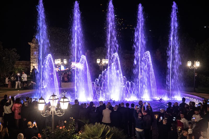 In questa foto la fontana danzante della Villa del Gattopardo