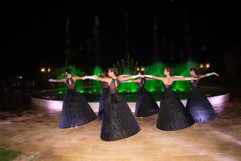 In questa un'esibizione danzante durante la serata inaugurale della Villa del Gattopardo