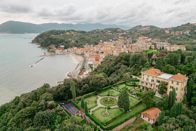 In questa foto Villa Marigola a Lerici fotografata dall'alto con un drone