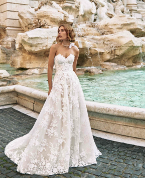 Abiti da sposa con scollatura 2024, occhi sul décolleté