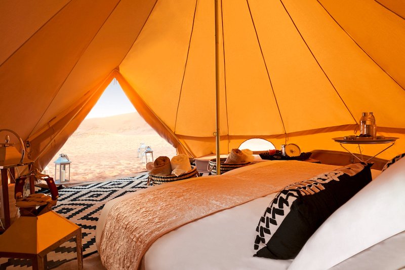 In questa foto la tenda in cui soggiornare al Magic Camp Wahiba Sands: si tratta di un glamping nel deserto dell'Oman, meta perfette per viaggi di nozze originali e insoliti
