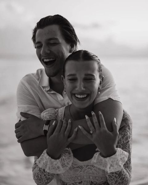 In questa foto il fidanzamento di Millie Bobby Brown e Jake Bongiovi