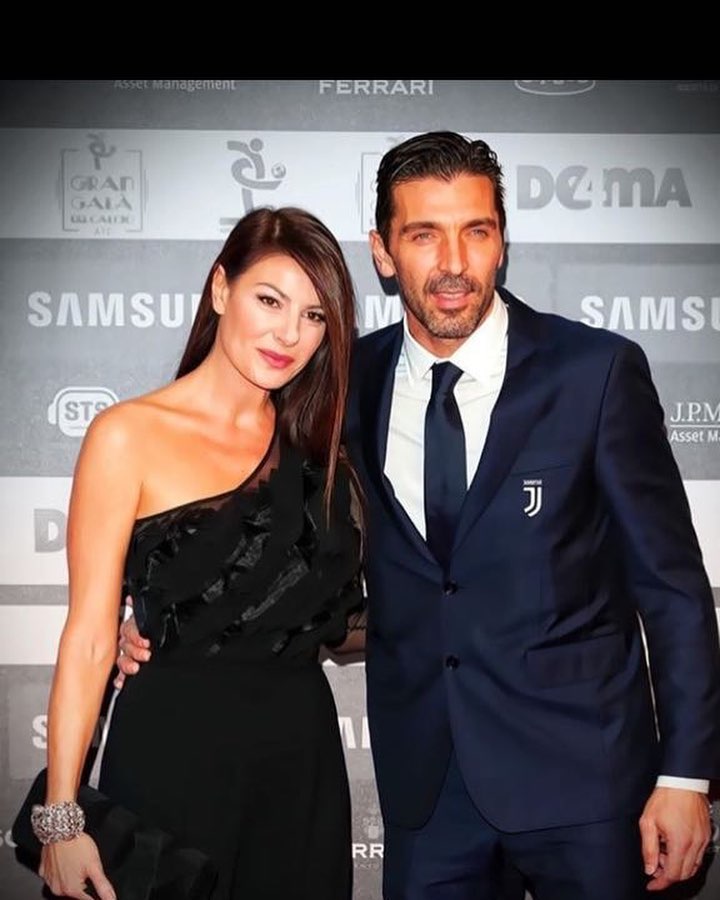 In questa foto matrimoni vip 2024  Ilaria D'amico e gigi buffon