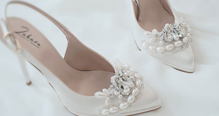 In questa foto scarpe Zahara Sposa