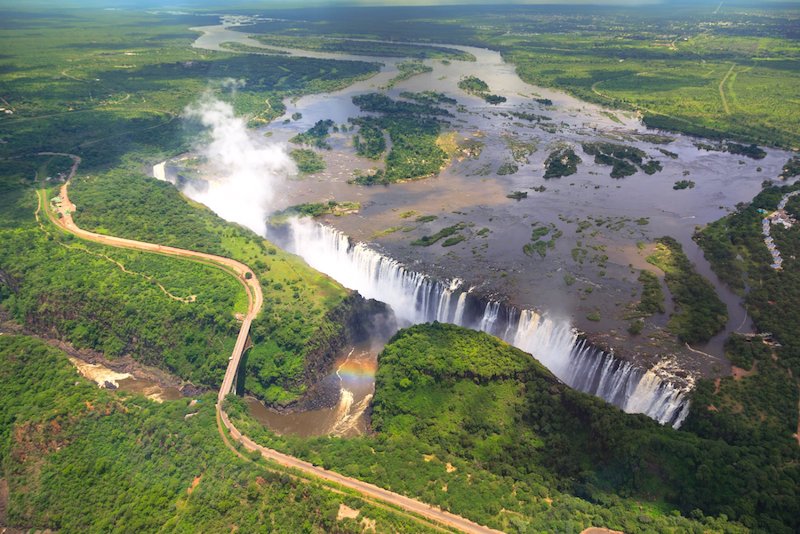 In questa foto le Cascate Vittoria, in Zimbabwe, viste dell'alto