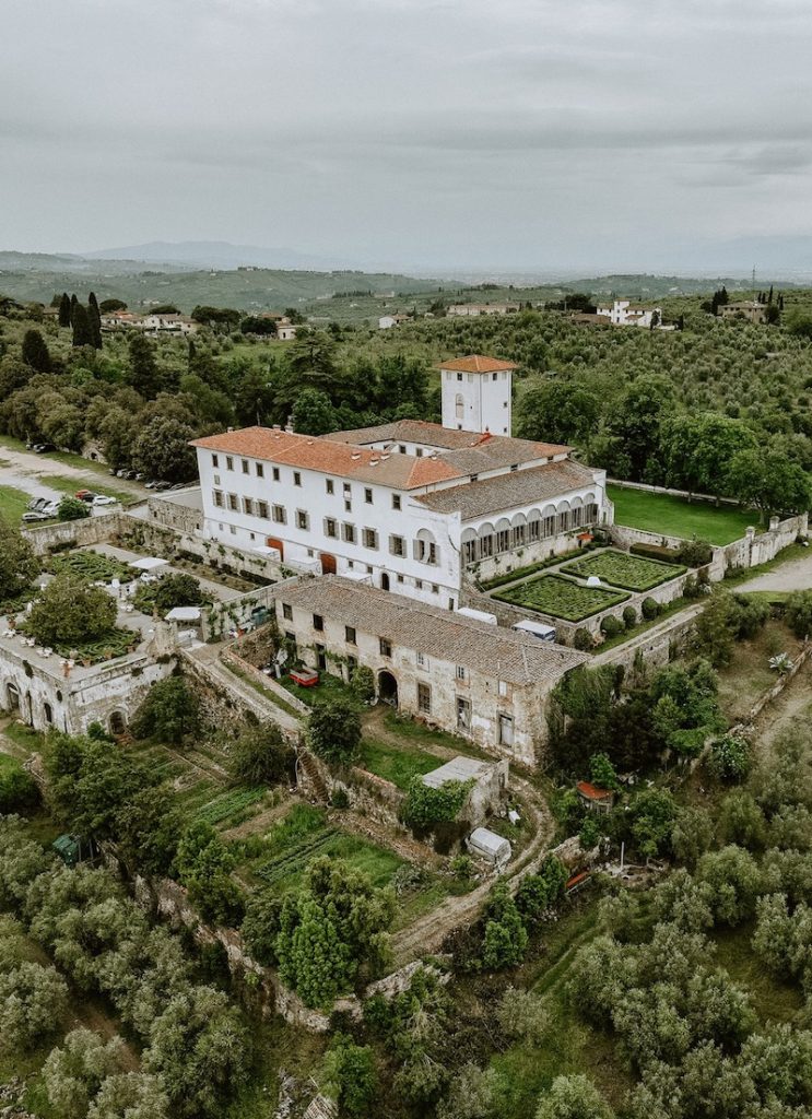 In questa foto una veduta dall'alto di Villa Corsini a Mezzomonte e dei suoi immensi giardini, sulla prima collina di Firenze