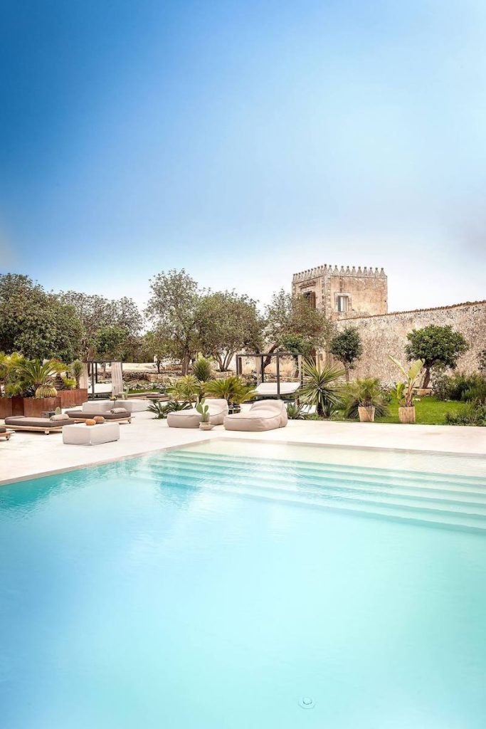 In questa foto una veduta panoramica di Dimora delle Balze: location di lusso in Sicilia, è senza dubbio tra le più belle Destionation Wedding Venues italiane
