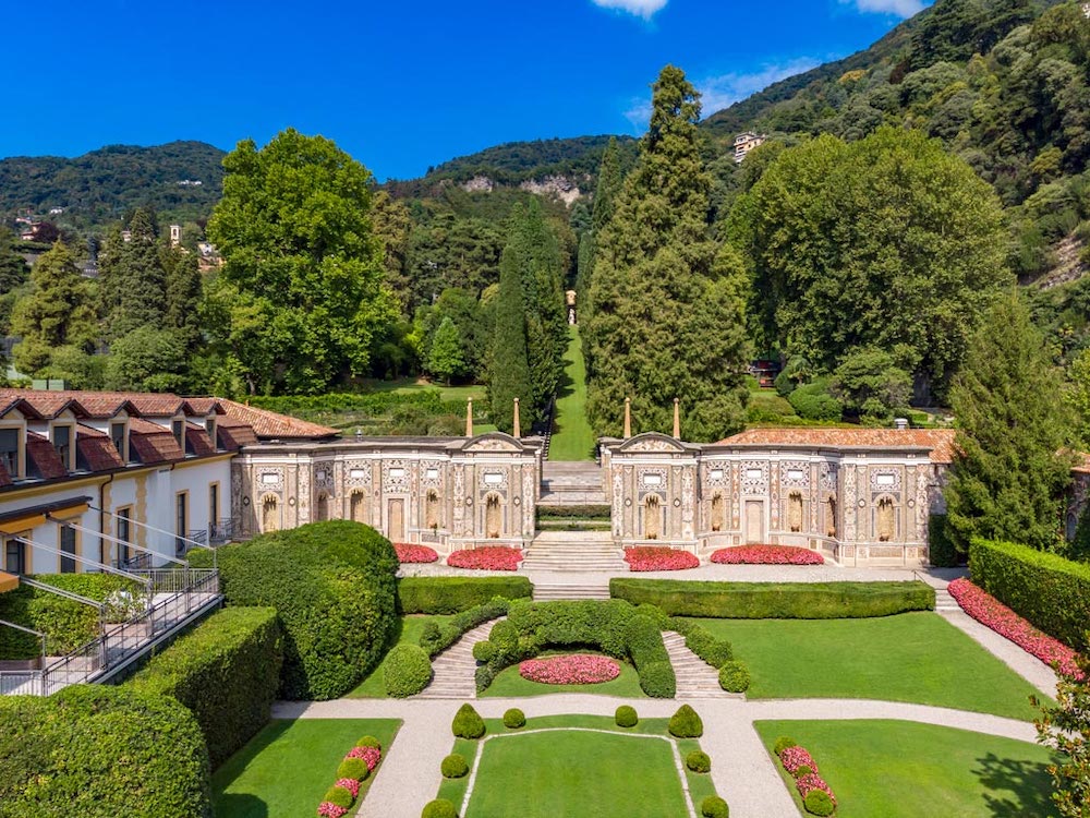 In questa foto uno scorcio dei giardini di Villa D'Este, sul Lago di Como, conosciuti in tutto il mondo