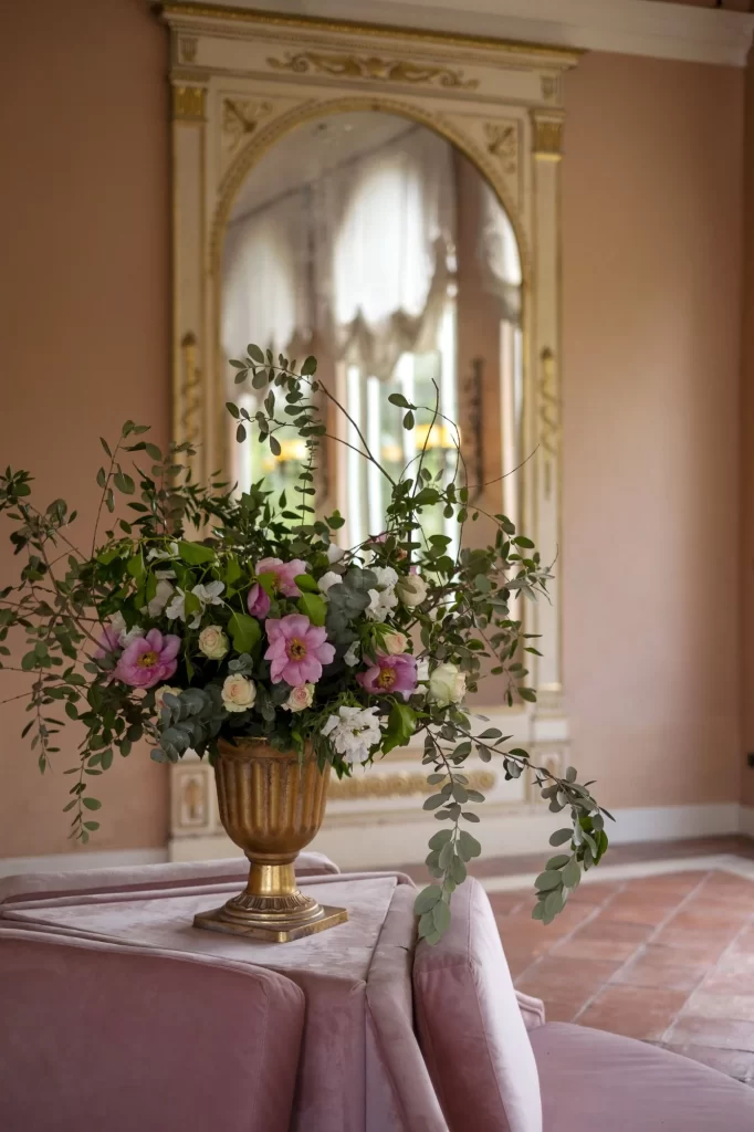 In questa foto uno dei saloni di Villa La Limonaia, residenza d'epoca perfetta location per matrimoni di lusso in Sicilia