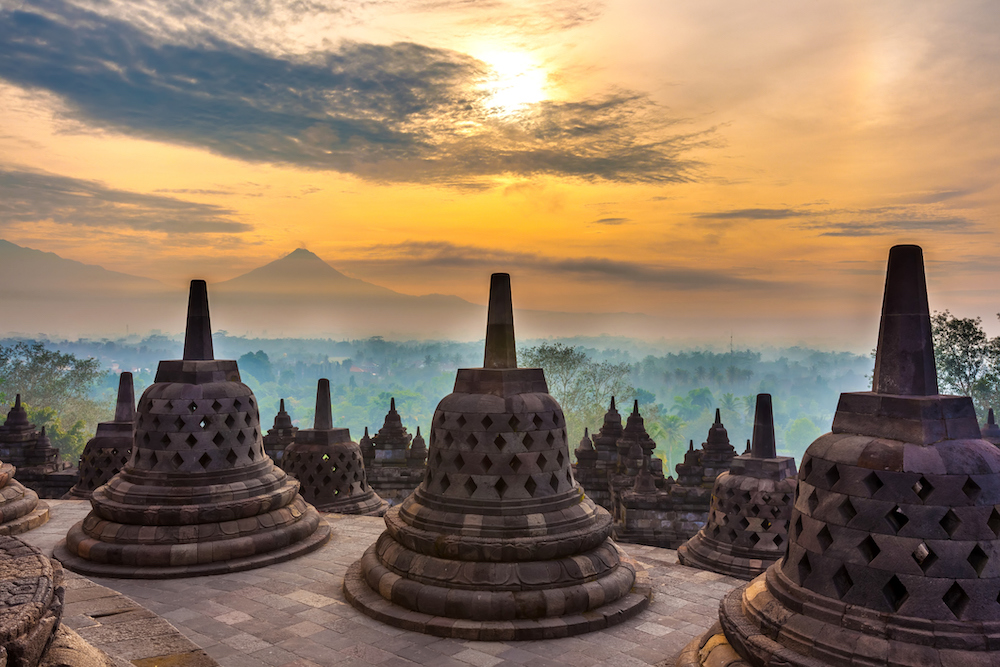 In questa foto, una veduta dall'alto del Taman Lumbini Park, in Indonesia