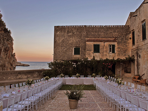 In questa foto una immagine della tonnara di Scopello come Destination Wedding Venues Sicilia.