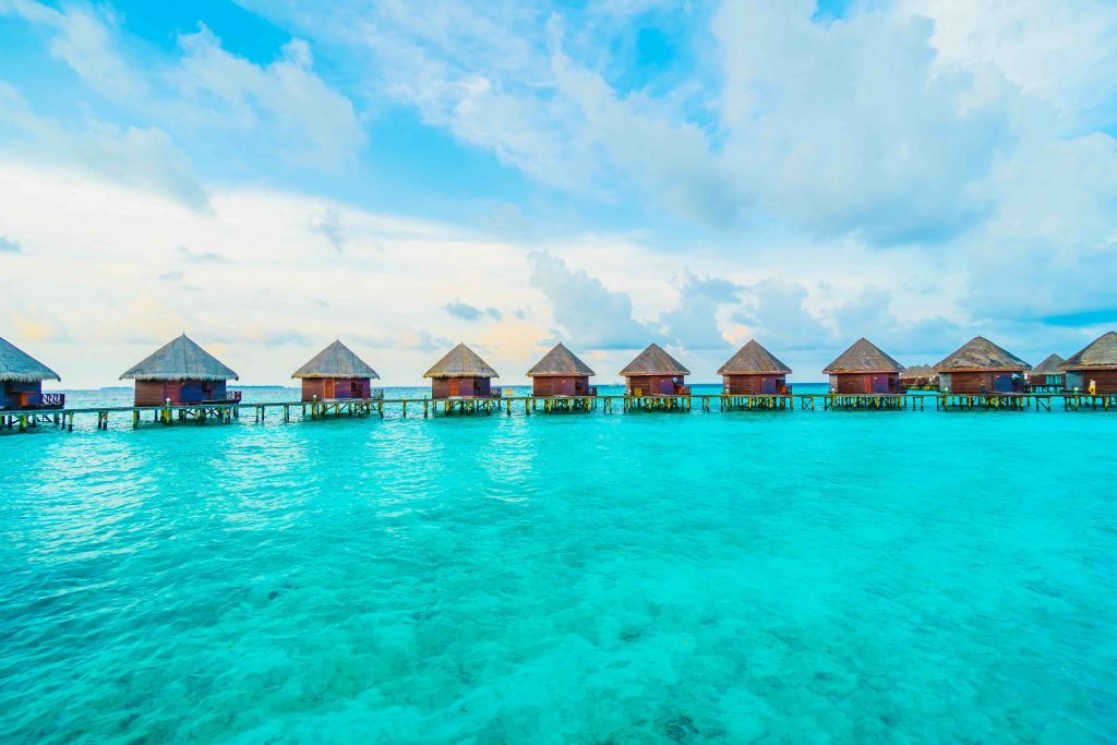 In questa immagine un resort per una luna di miele Maldive.