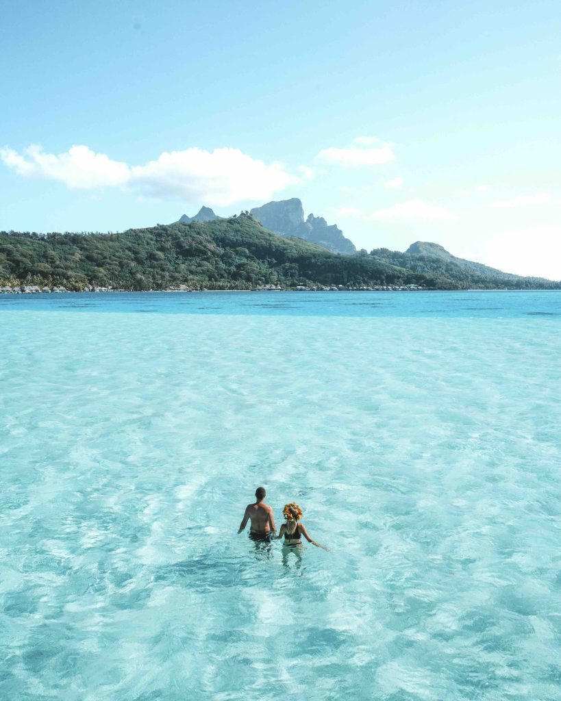In questa immagine il mare cristallino delle Mauritius, una delle mete più amate per la luna di miele.