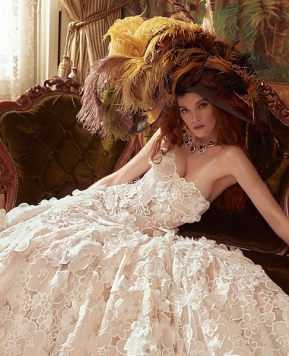 Abiti da sposa Galia Lahav 2025, la nuova collezione è un trionfo floreale  