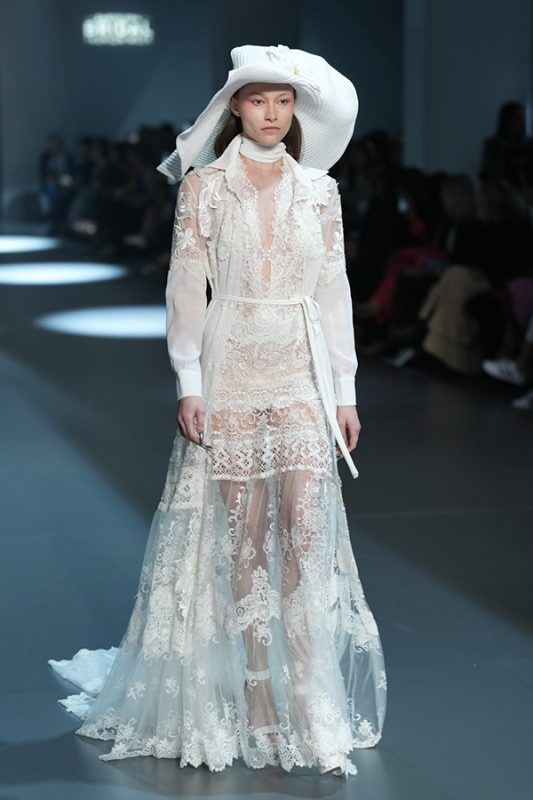 Abiti da sposa Yolancris 2025 quando il Bridal look e glam rock