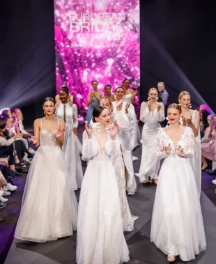 Sfilate European Bridal Week 2024, la moda sposa in passerella ad Essen