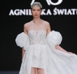 Abiti da sposa Agnieszka Światly 2025, stile glamour e romantico