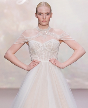 Abiti da sposa Allure Bridals 2025, 4 linee da favola in passerella