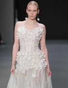 Abiti da sposa Giambattista Valli 2025, la celebrazione dell’amore