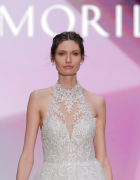 Abiti da sposo Andreas Moskin 2025, eleganza creativa