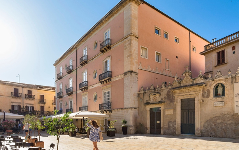 L’hotel Roma cambia volto: ad Ortigia nasce la nuova location Palazzo Artemide