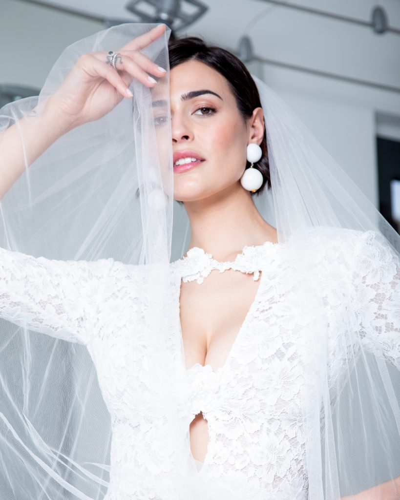 In questa foto un accessorio sposa Elisabetta Polignano