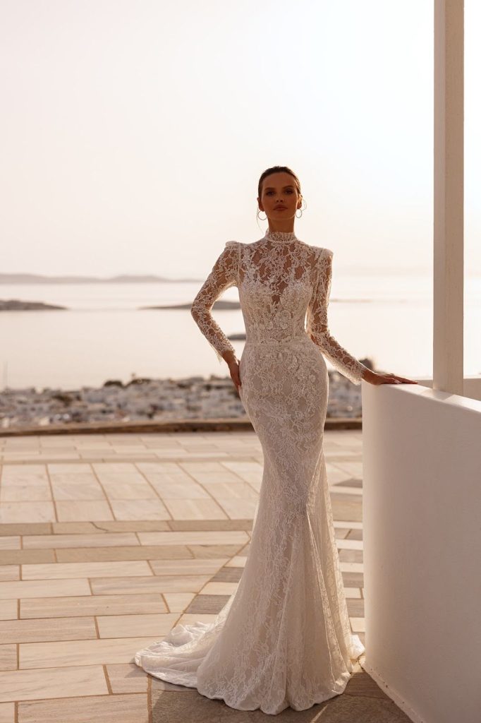 In questa foto abito da sposa  Aria