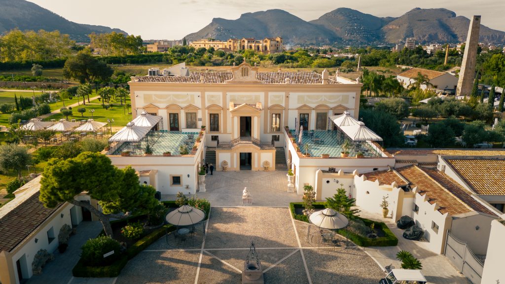 In questa foto Villa del Gattopardo