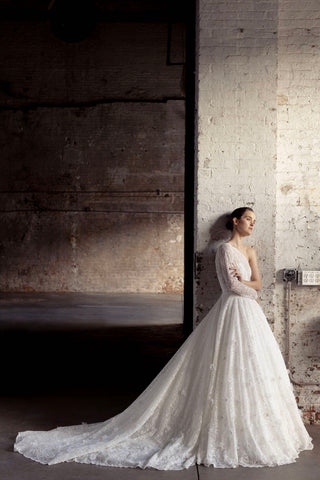 In questa foto abito da sposa Francesca Miranda
