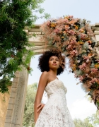 Abiti da sposa semplici 2025, eleganza delicata