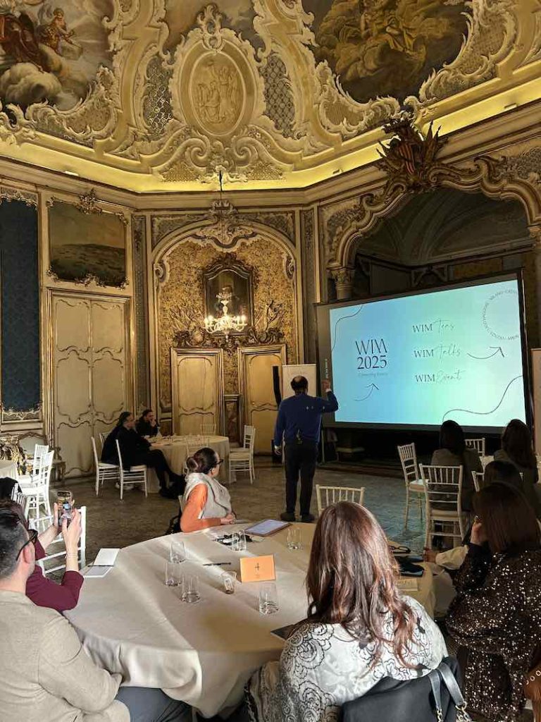 In questa foto, un momento del WIM Talk di Catania a Palazzo Biscari con Tommaso Corsini