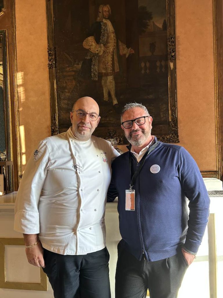 In questa foto, lo chef Seby Sorbello e Local Producer Luca Melilli di Panta Rhei Weddings