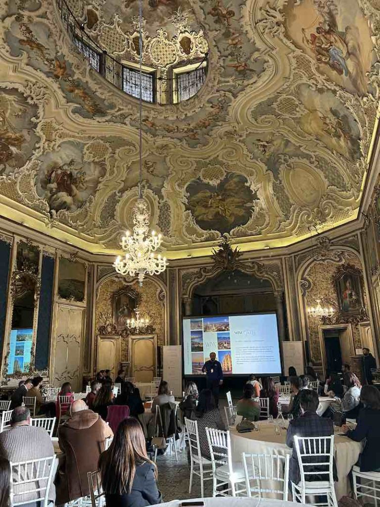 In questa foto, un momento del WIM Talk di Catania a Palazzo Biscari con Tommaso Corsini